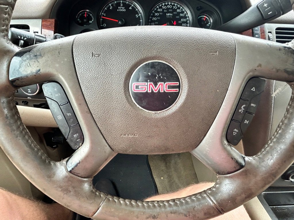 Used 2011 GMC Yukon XL SLT w/ SLT-2 Equipment Package image 11