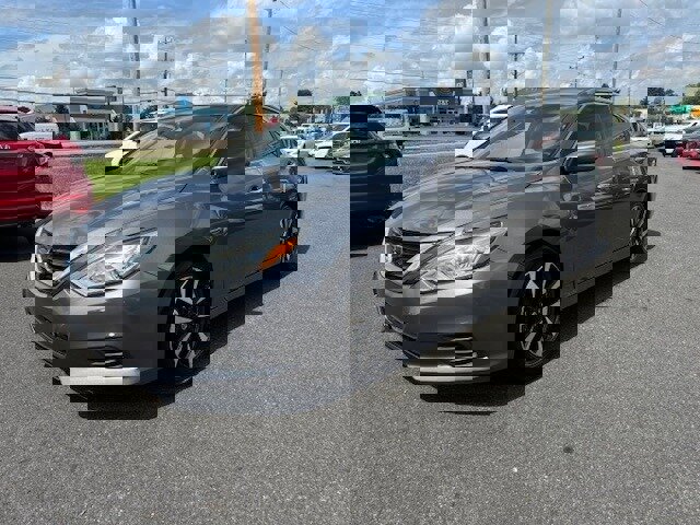 Used 2018 Nissan Altima 2.5 SV image 1
