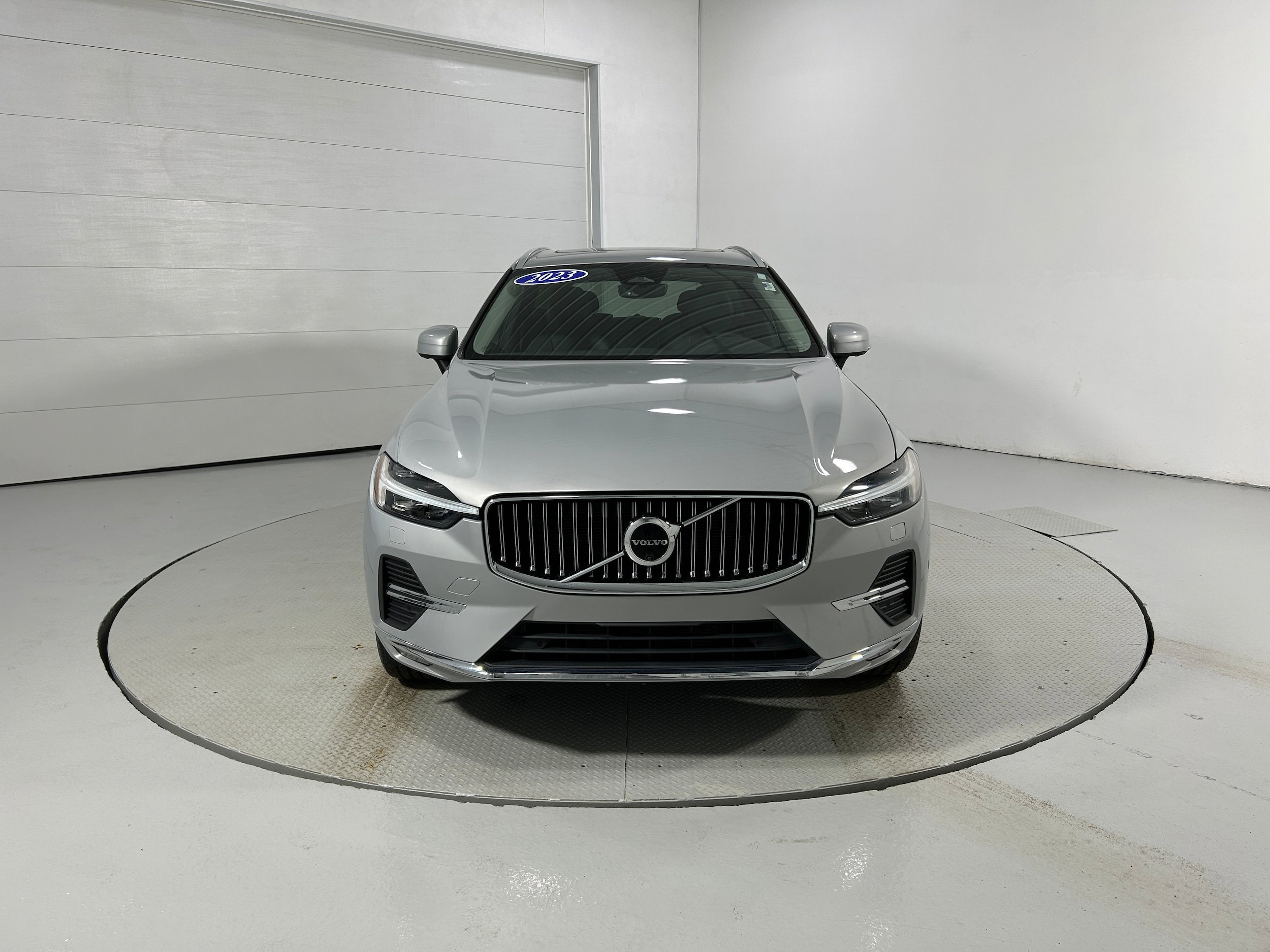 Used 2023 Volvo XC60 B5 Plus image 14