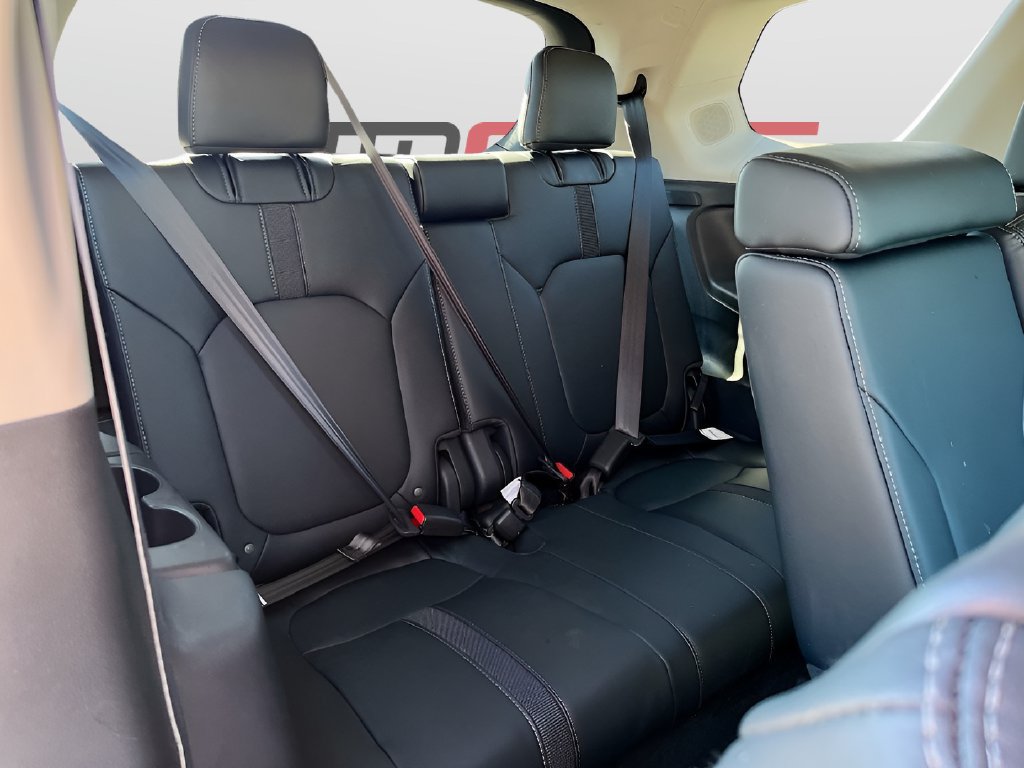 Used 2025 Honda Pilot Touring image 29