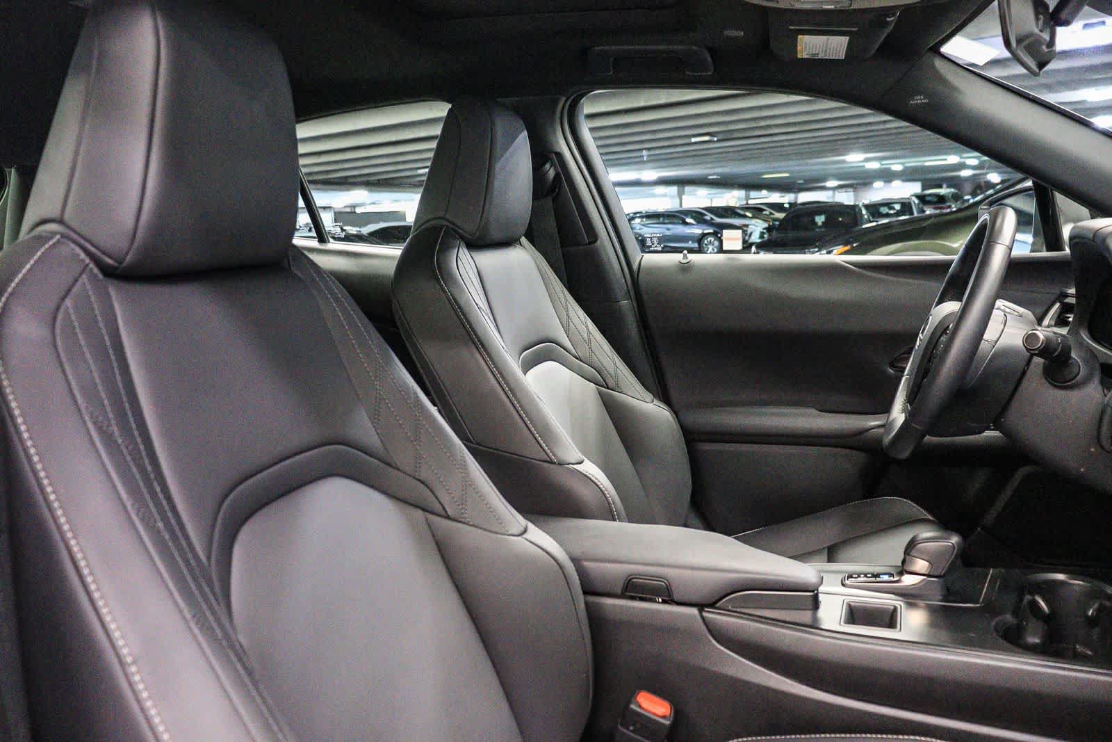 Certified 2025 Lexus UX 300h FWD image 17