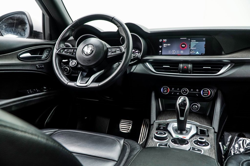 Used 2023 Alfa Romeo Stelvio Ti image 19