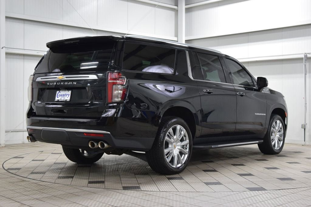Used 2023 Chevrolet Suburban High Country AWD/4WD image 8