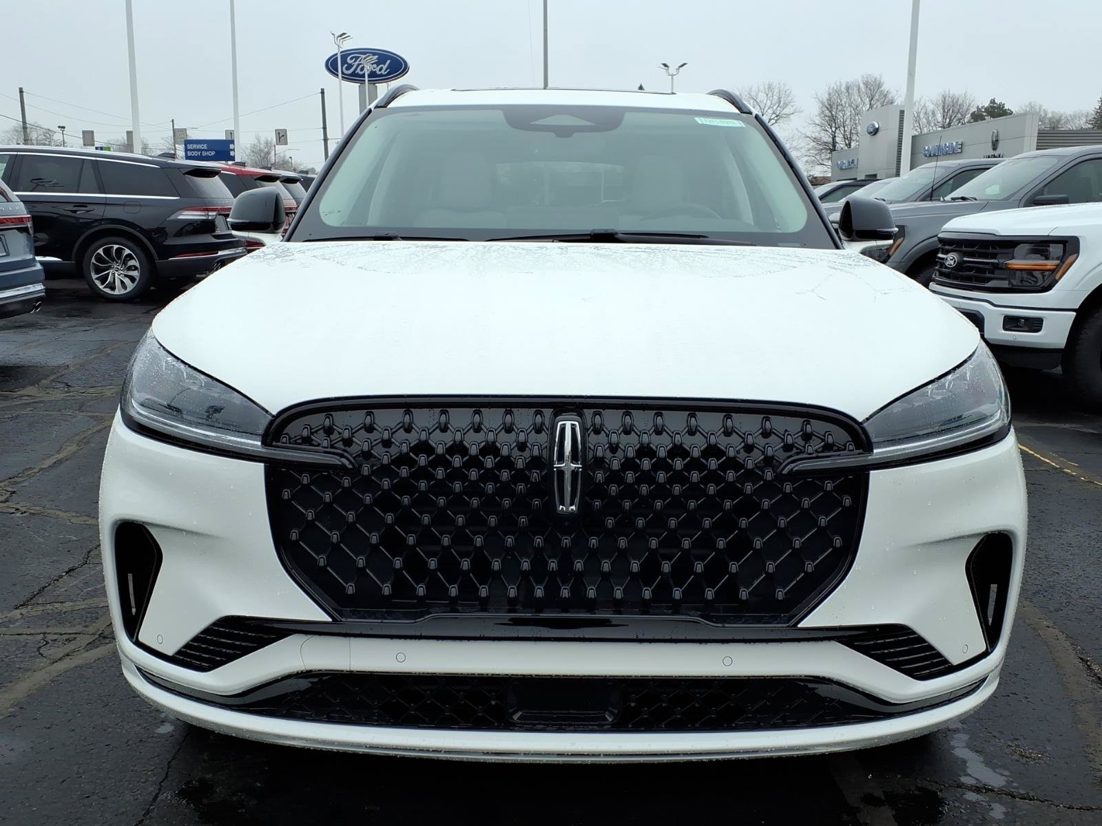 New 2026 Lincoln Aviator AWD w/ Jet Appearance Package image 2