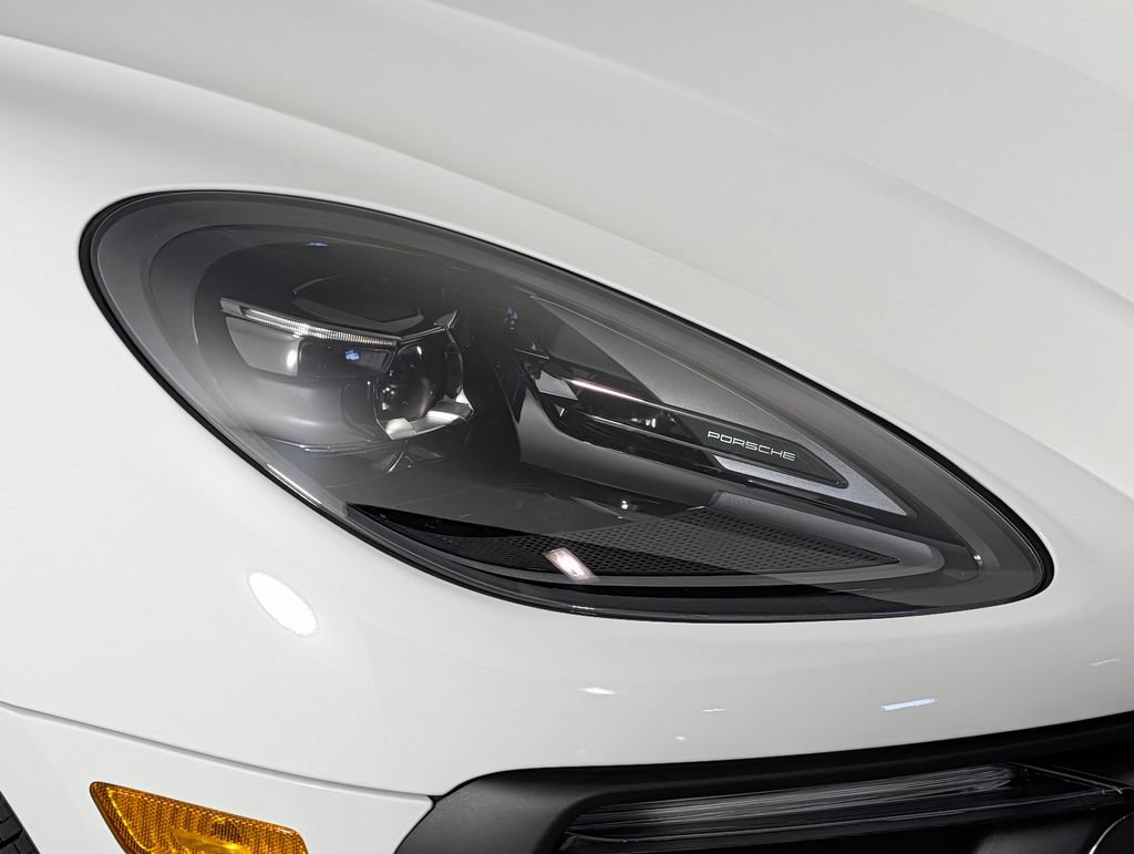 New 2026 Porsche Macan Turbo AWD/4WD image 15
