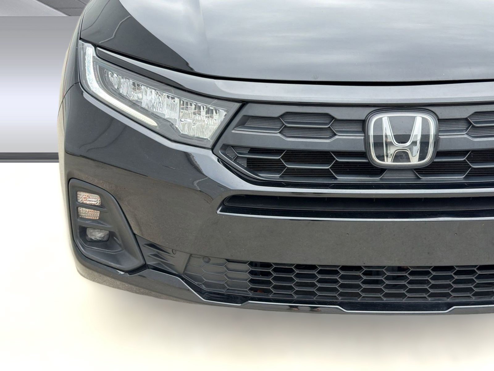 Used 2025 Honda Odyssey Sport-L image 11