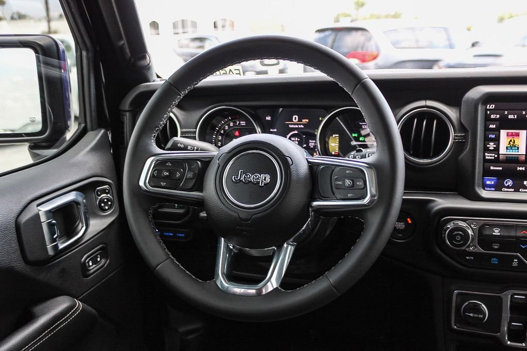 Used 2023 Jeep Wrangler Unlimited Sahara image 15
