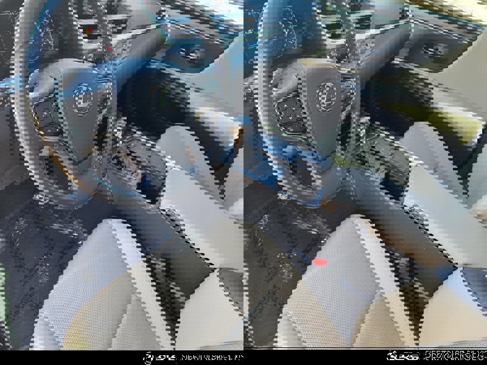 Certified 2019 Lexus ES 300h w/ Accessory Package image 14