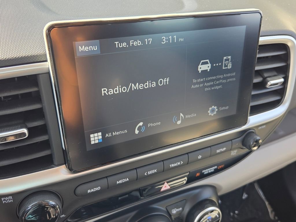 Used 2025 Hyundai Venue SEL image 21