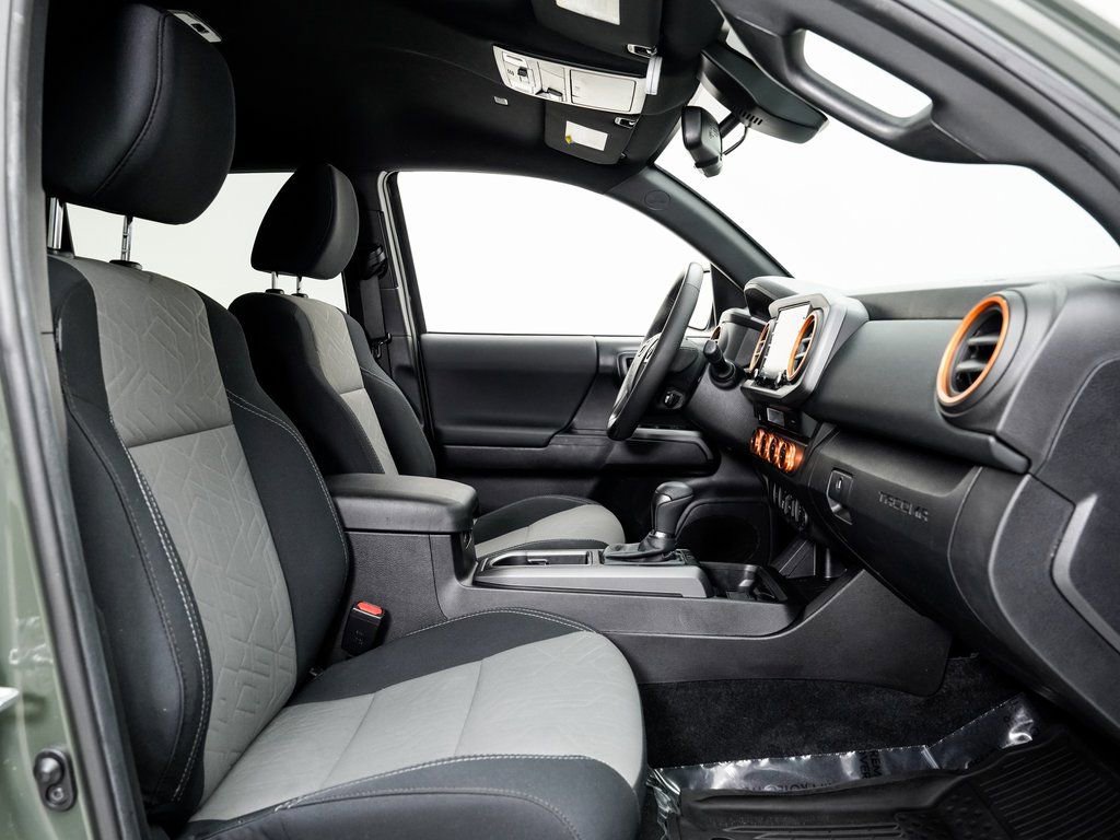 Used 2021 Toyota Tacoma TRD Sport AWD/4WD image 21