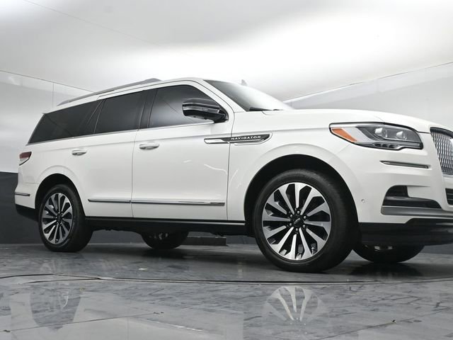 Used 2024 Lincoln Navigator Reserve image 39