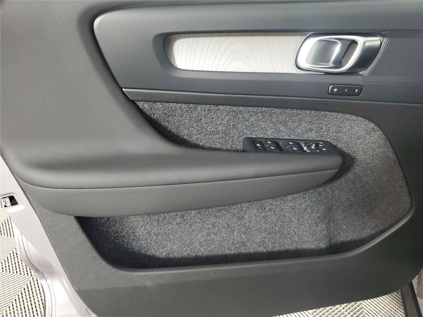 New 2026 Volvo XC40 B5 Plus w/ Protection Package Premier AWD/4WD image 19