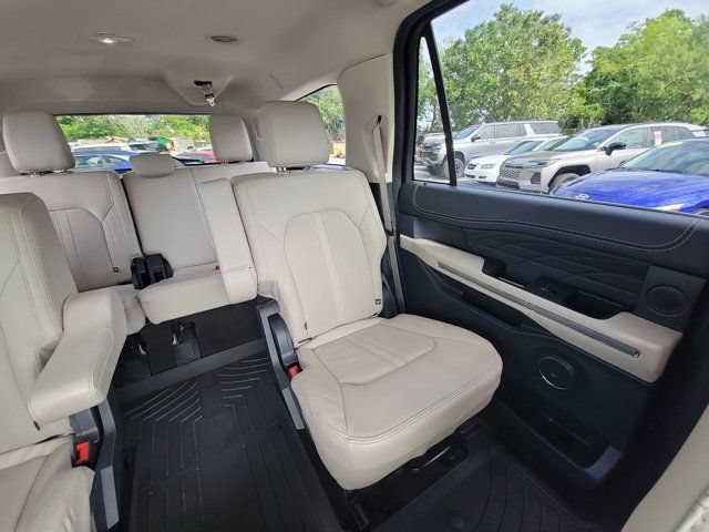 Used 2022 Ford Expedition Max Platinum AWD/4WD image 6