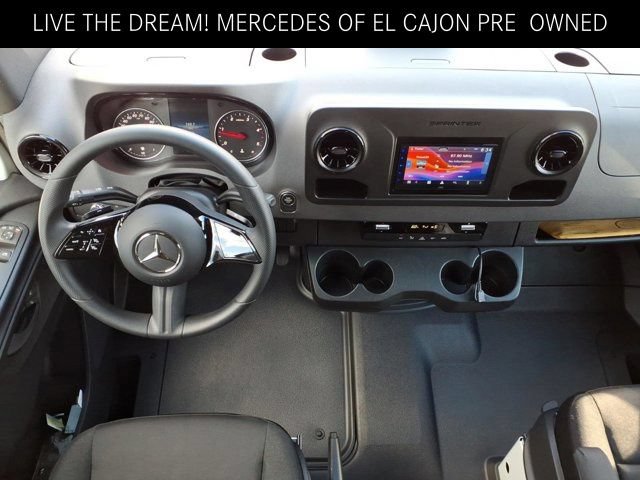 Used 2025 Mercedes-Benz Sprinter 2500 image 4