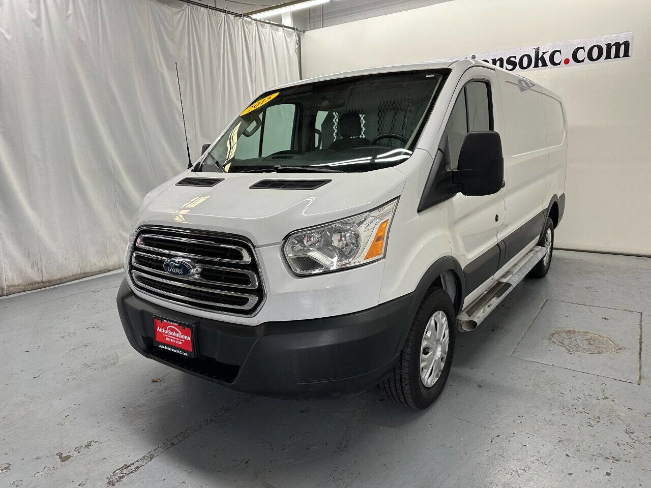 Used 2015 Ford Transit 250 130 Low Roof w/ Exterior Upgrade Package image 3