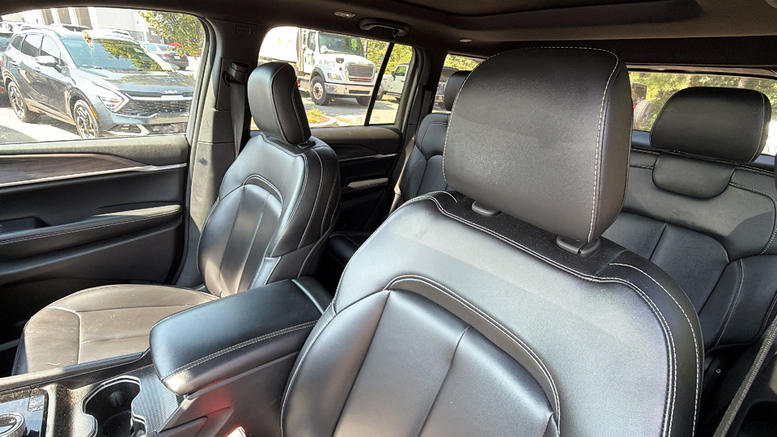Used 2024 Jeep Grand Cherokee Limited 4xe AWD/4WD image 17