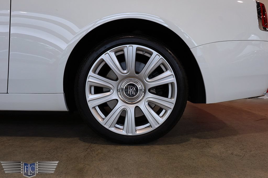 Used 2017 Rolls-Royce Dawn RWD image 44
