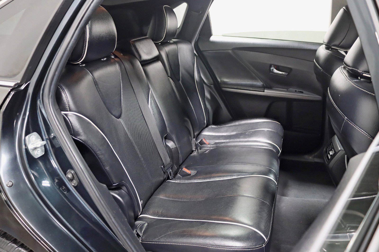 Used 2013 Toyota Venza XLE image 25