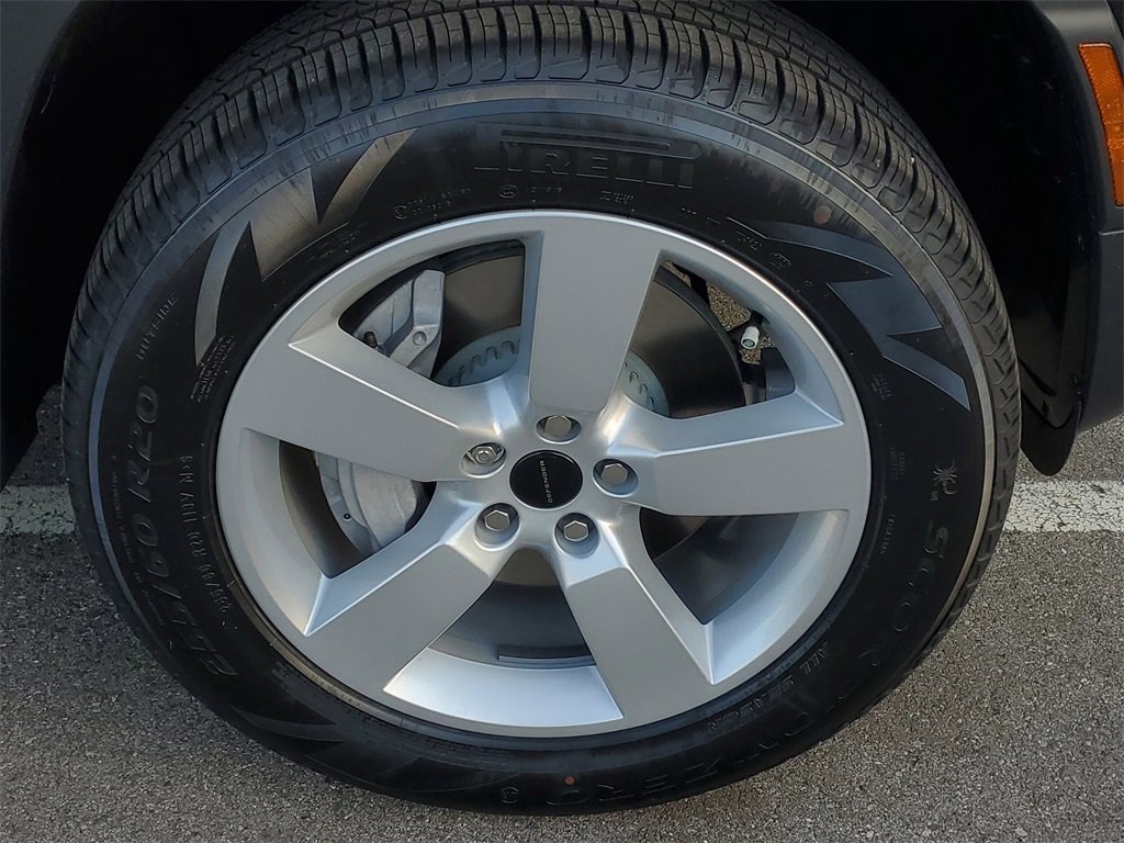 New 2026 Land Rover Defender 110 S image 5