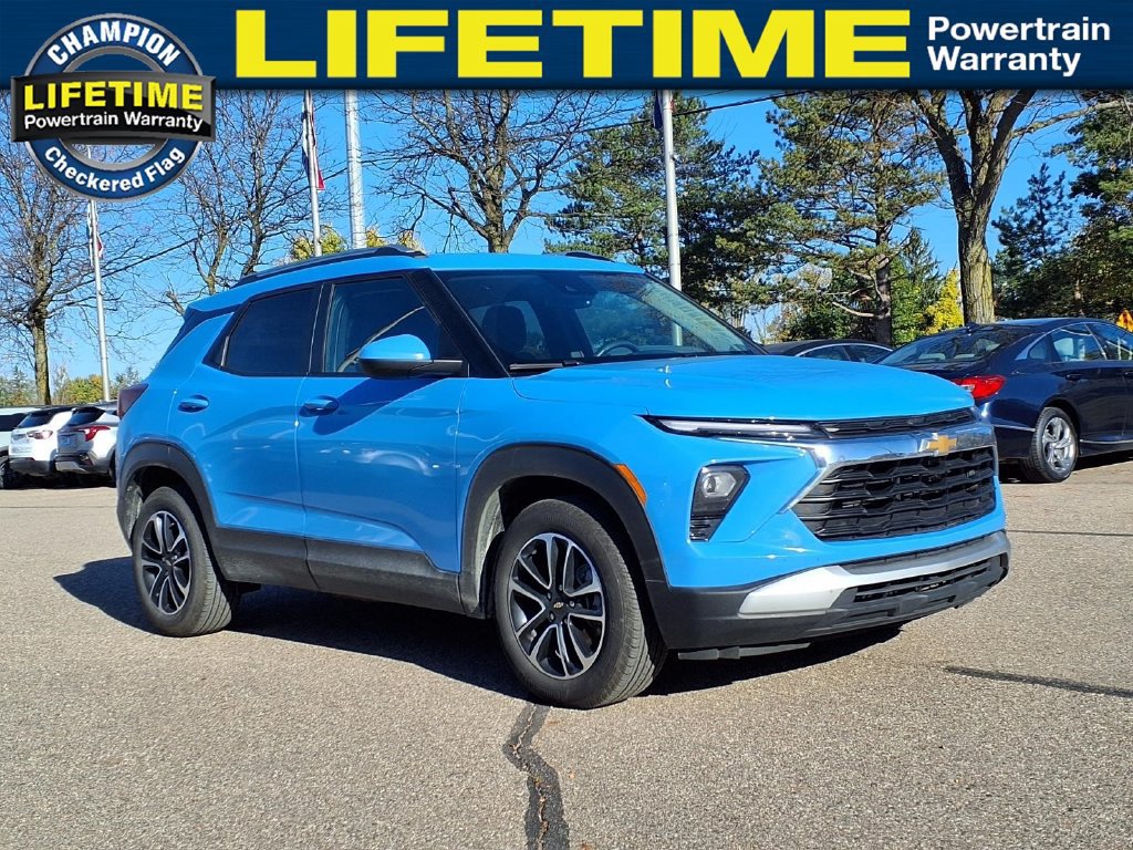 Used 2024 Chevrolet TrailBlazer LT w/ Convenience Package FWD image 3