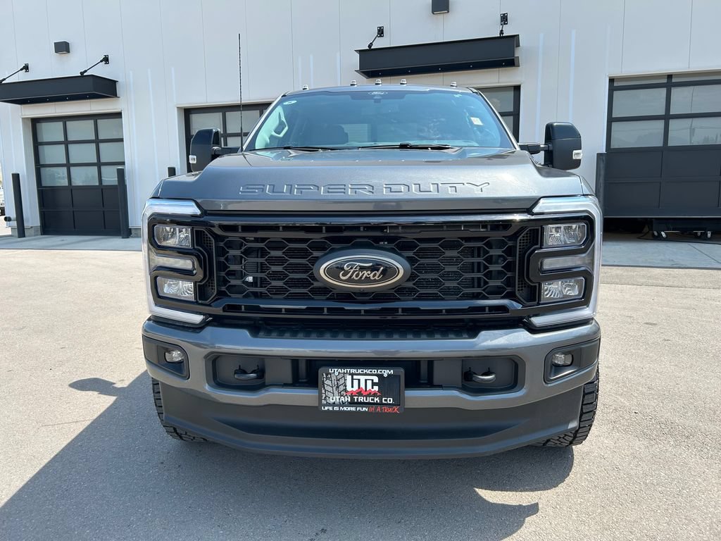 Used 2026 Ford F350 Lariat w/ Black Appearance Package AWD/4WD image 5
