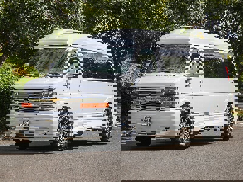 Used 2023 Chevrolet Express 2500 Extended image 1