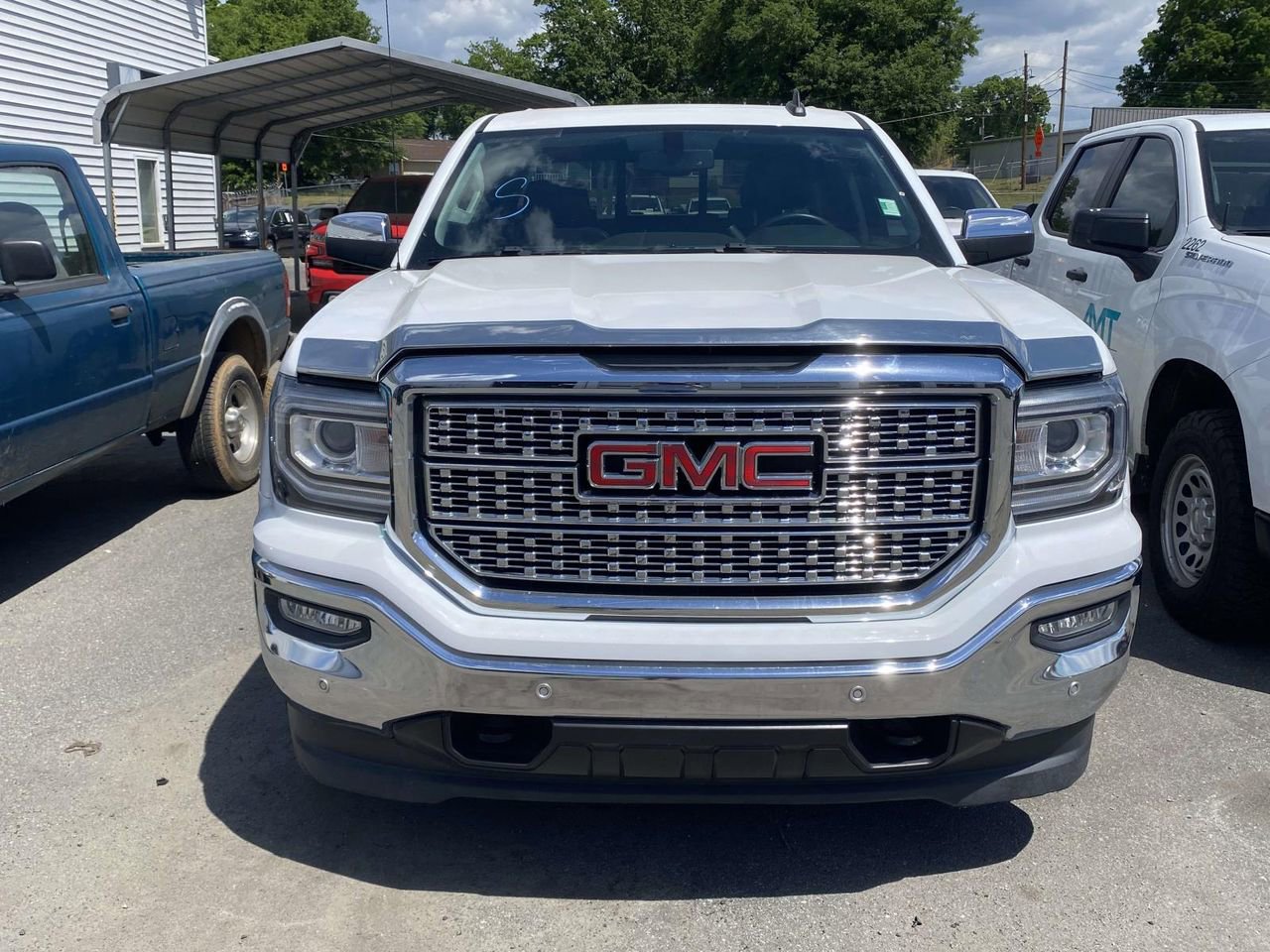 Used 2017 GMC Sierra 1500 SLT w/ SLT Premium Package image 2