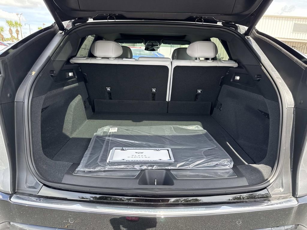 New 2025 Cadillac Lyriq Luxury image 11