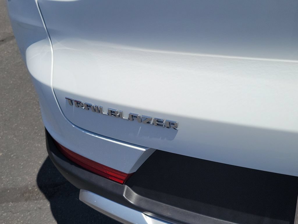 Used 2023 Chevrolet TrailBlazer LT FWD image 22