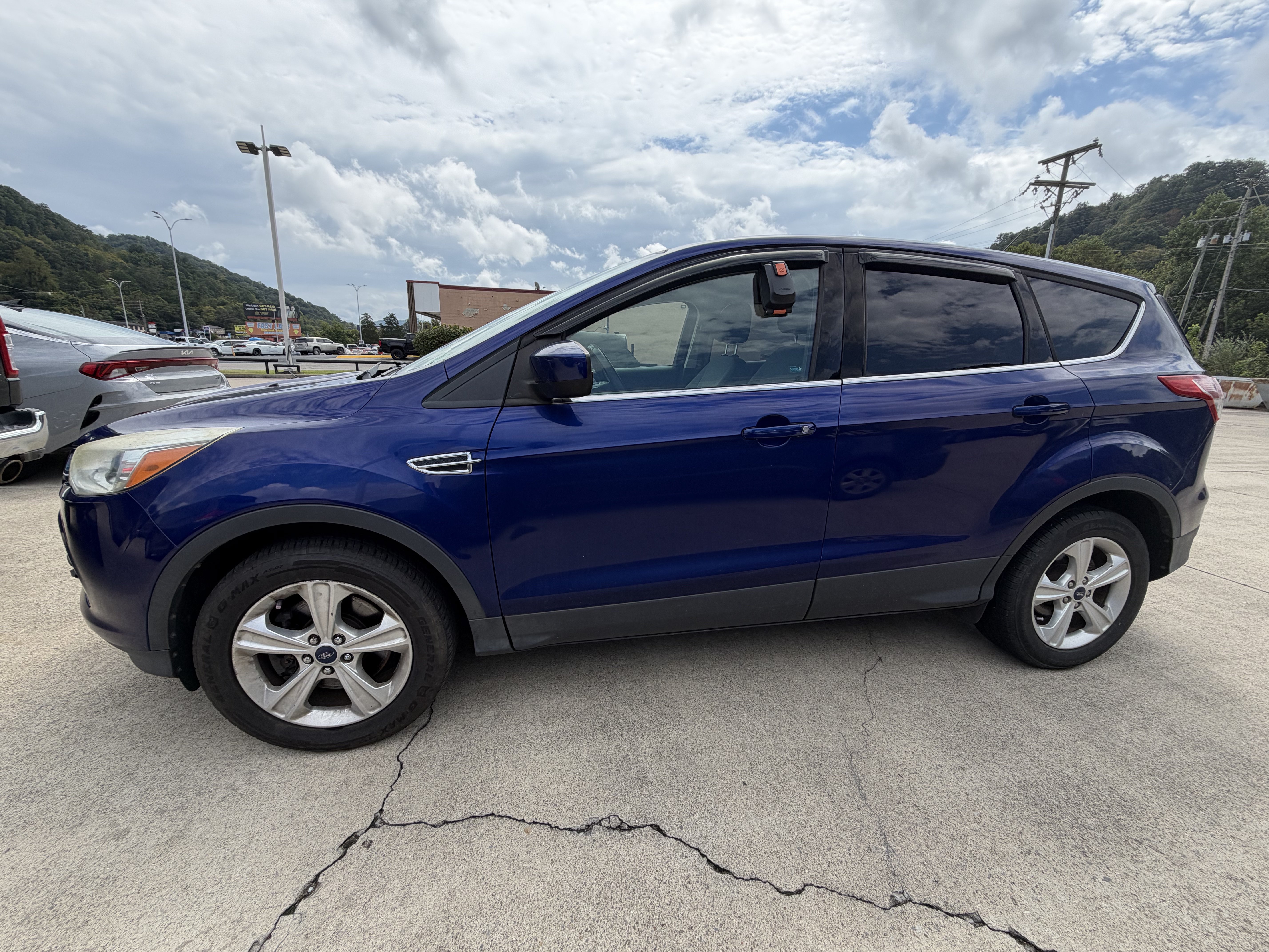 Used 2016 Ford Escape SE AWD/4WD image 4