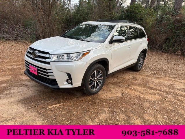 Used 2019 Toyota Highlander SE image 3