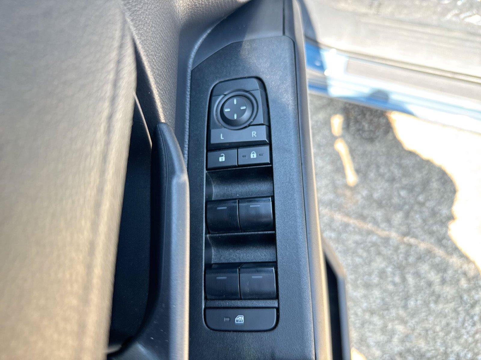 Used 2025 Toyota 4Runner SR5 RWD image 5