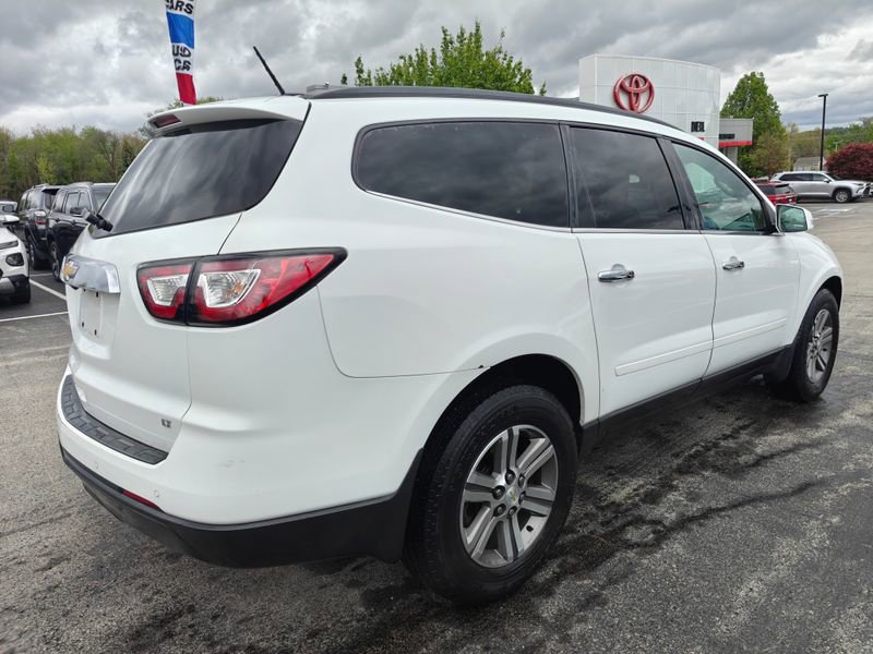 Used 2017 Chevrolet Traverse LT AWD/4WD image 4