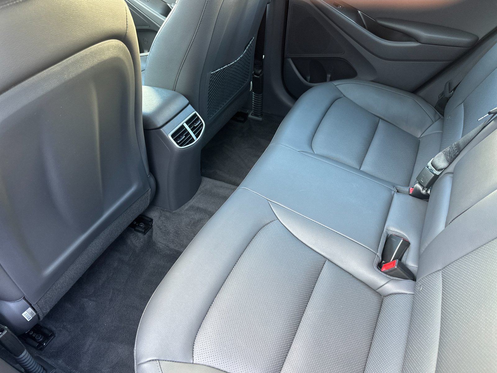 Used 2020 Hyundai Ioniq Limited FWD image 12