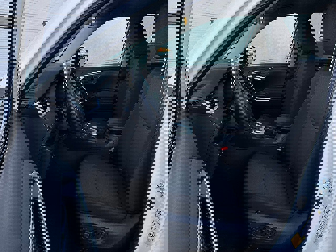 Used 2025 Toyota RAV4 XLE image 10