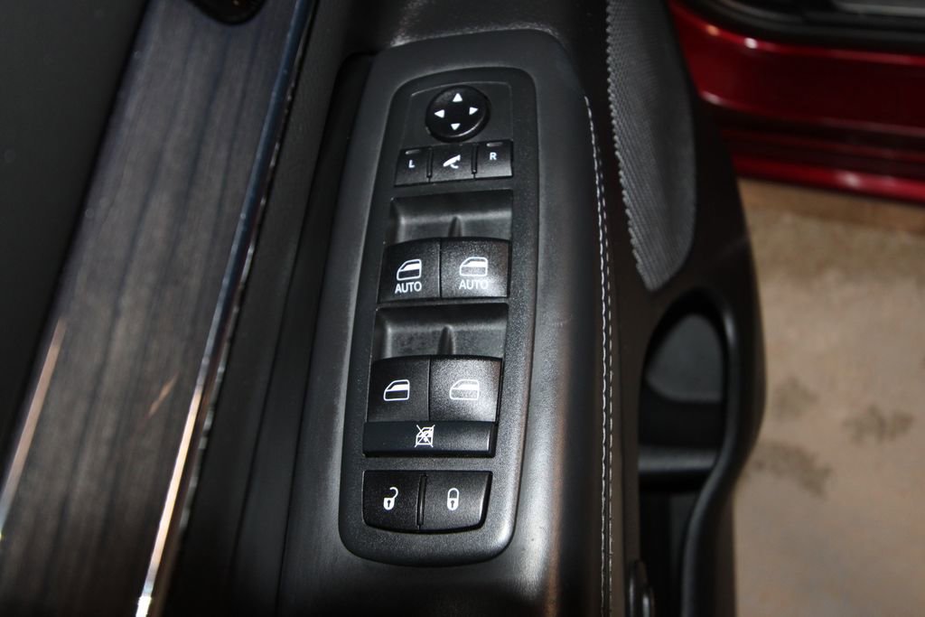 Used 2020 Jeep Grand Cherokee Overland image 6