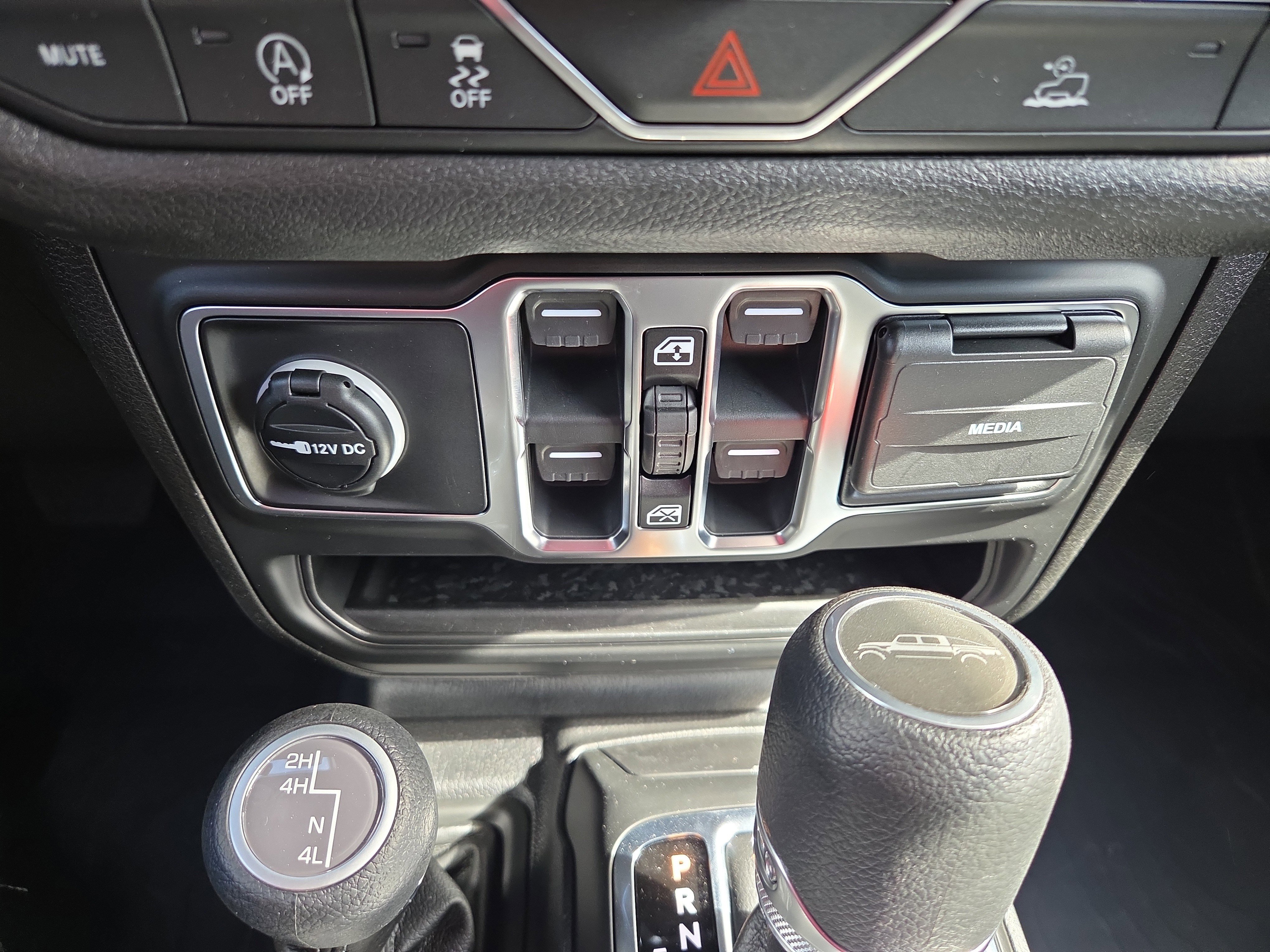 New 2026 Jeep Gladiator Sport image 12