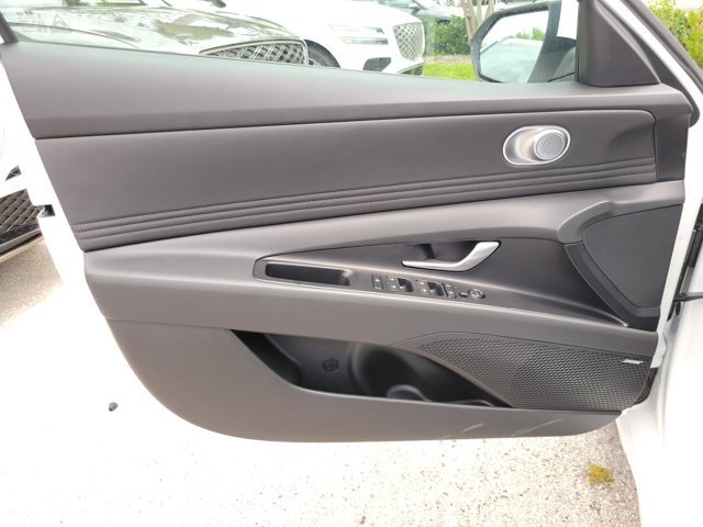 New 2026 Hyundai Elantra Limited FWD image 11