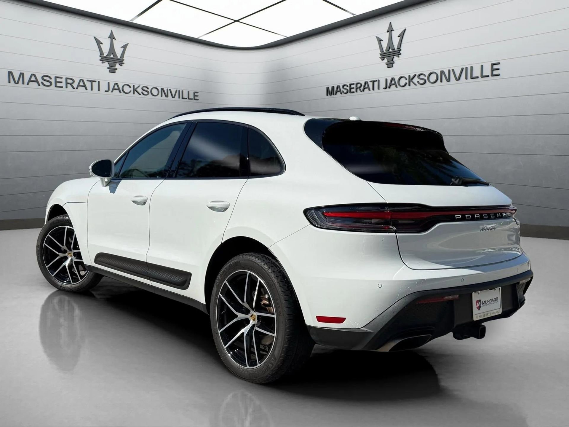 Used 2024 Porsche Macan image 3