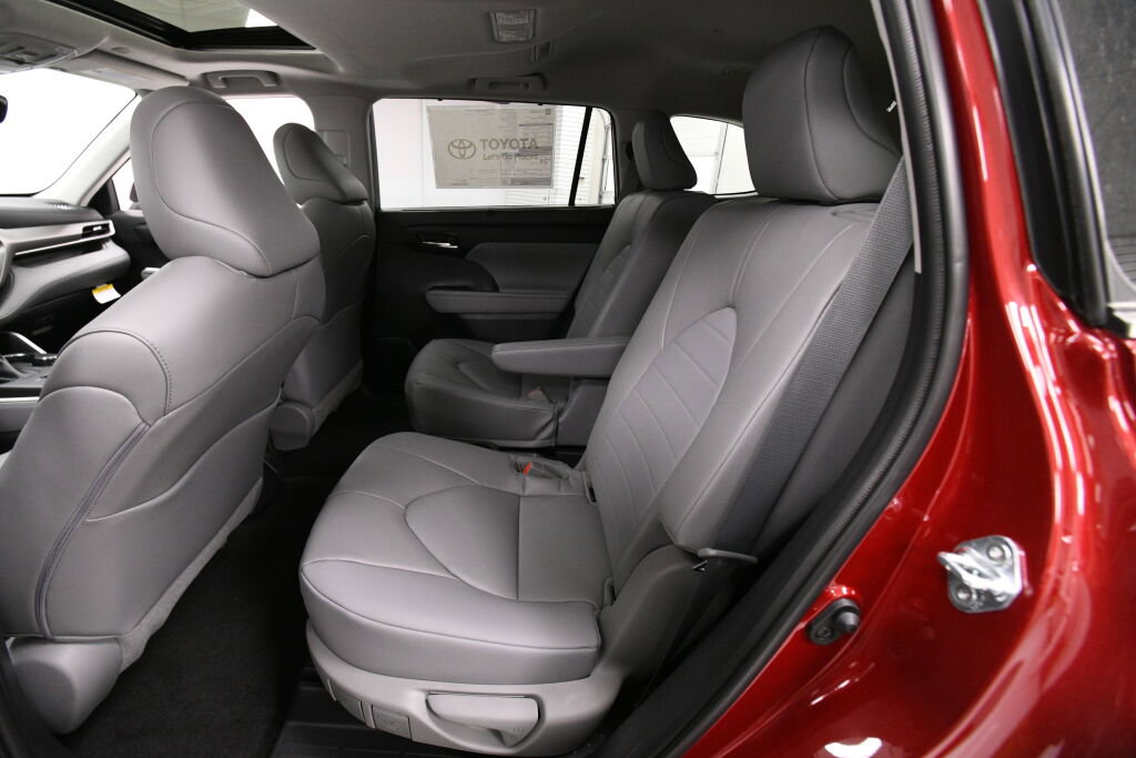 New 2023 Toyota Highlander XLE image 20