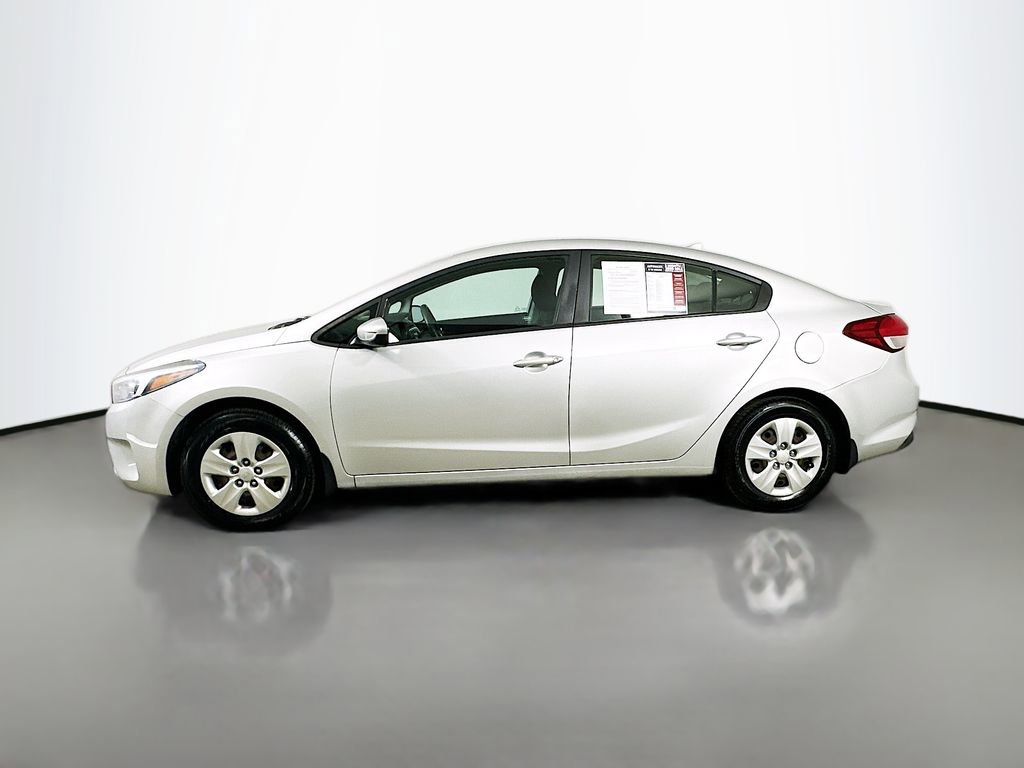 Used 2017 Kia Forte LX FWD image 5