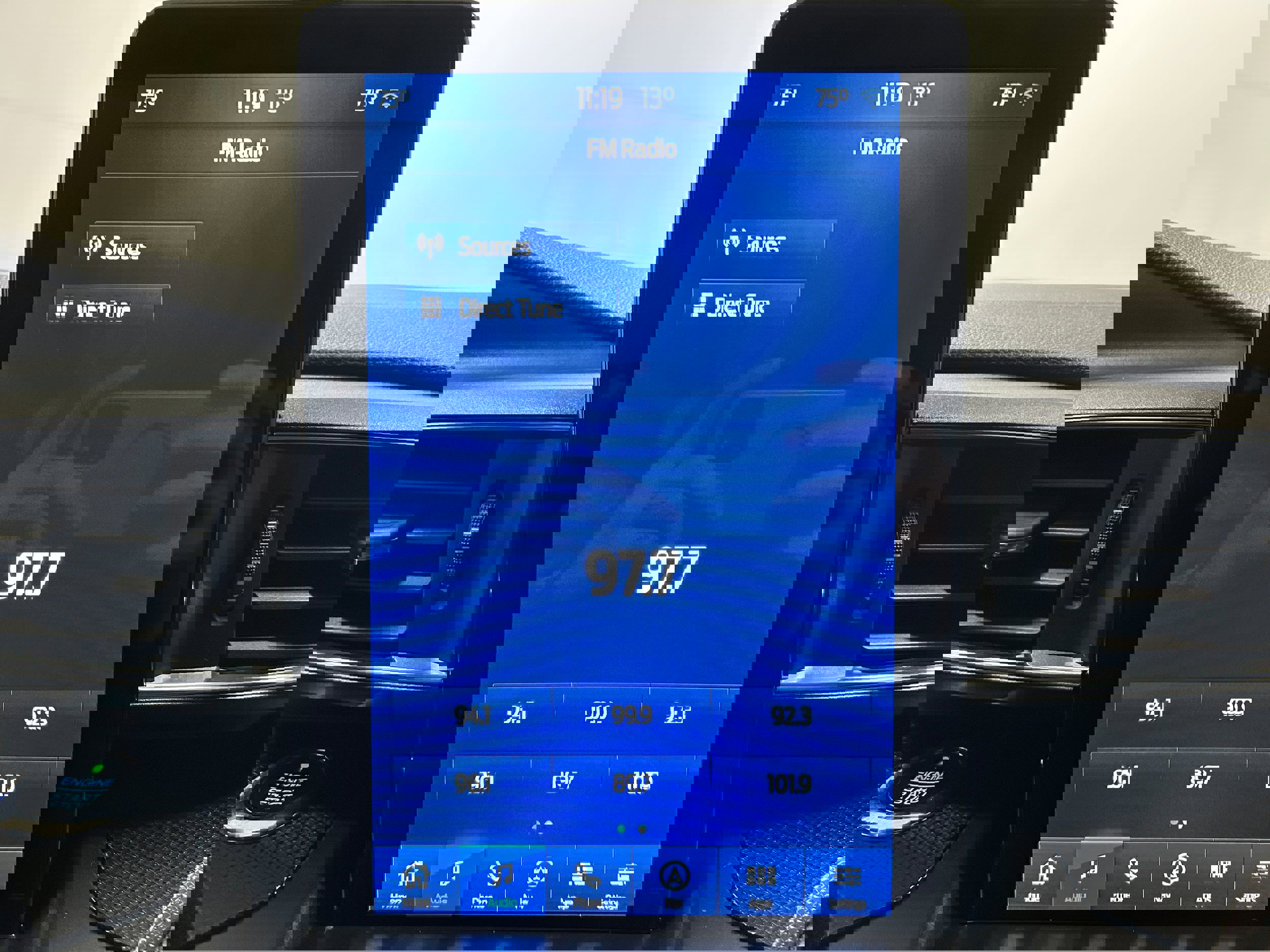 Used 2020 Ford Explorer ST w/ ST Street Pack image 5