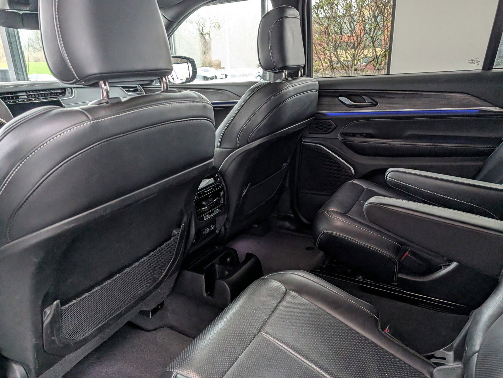 Used 2023 Jeep Grand Cherokee L Overland AWD/4WD image 13