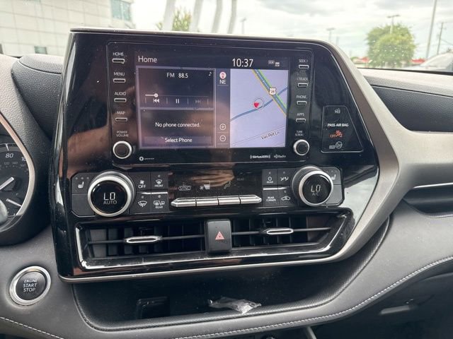 Used 2020 Toyota Highlander XLE AWD/4WD image 32