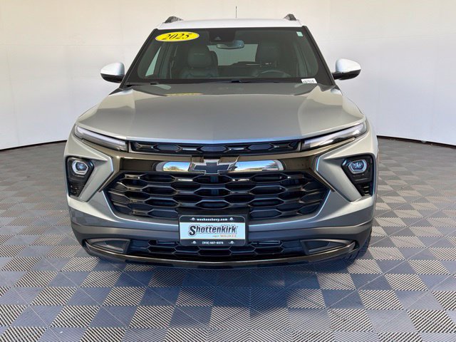 Used 2025 Chevrolet TrailBlazer ACTIV w/ Convenience Package AWD/4WD image 3