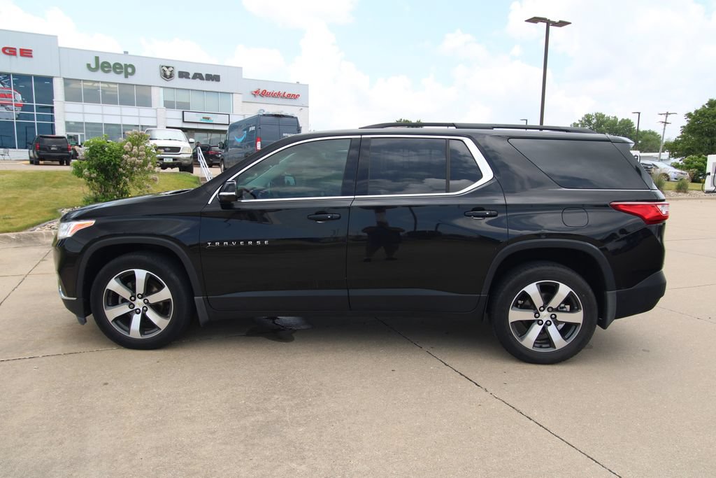 Used 2019 Chevrolet Traverse LT w/ LPO, Blackout Package AWD/4WD image 19