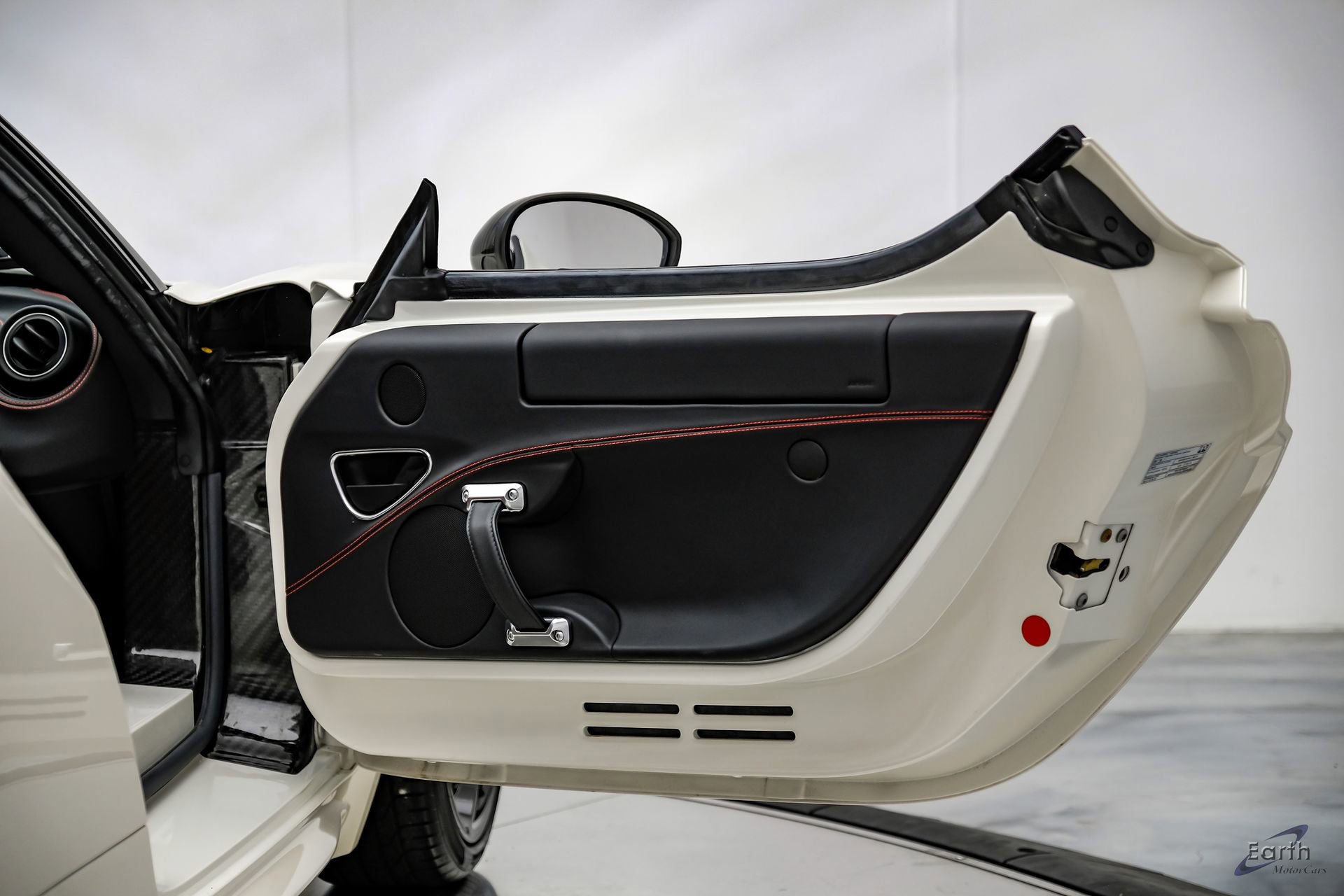 Used 2015 Alfa Romeo 4C Coupe w/ Leather Interior Group RWD image 71