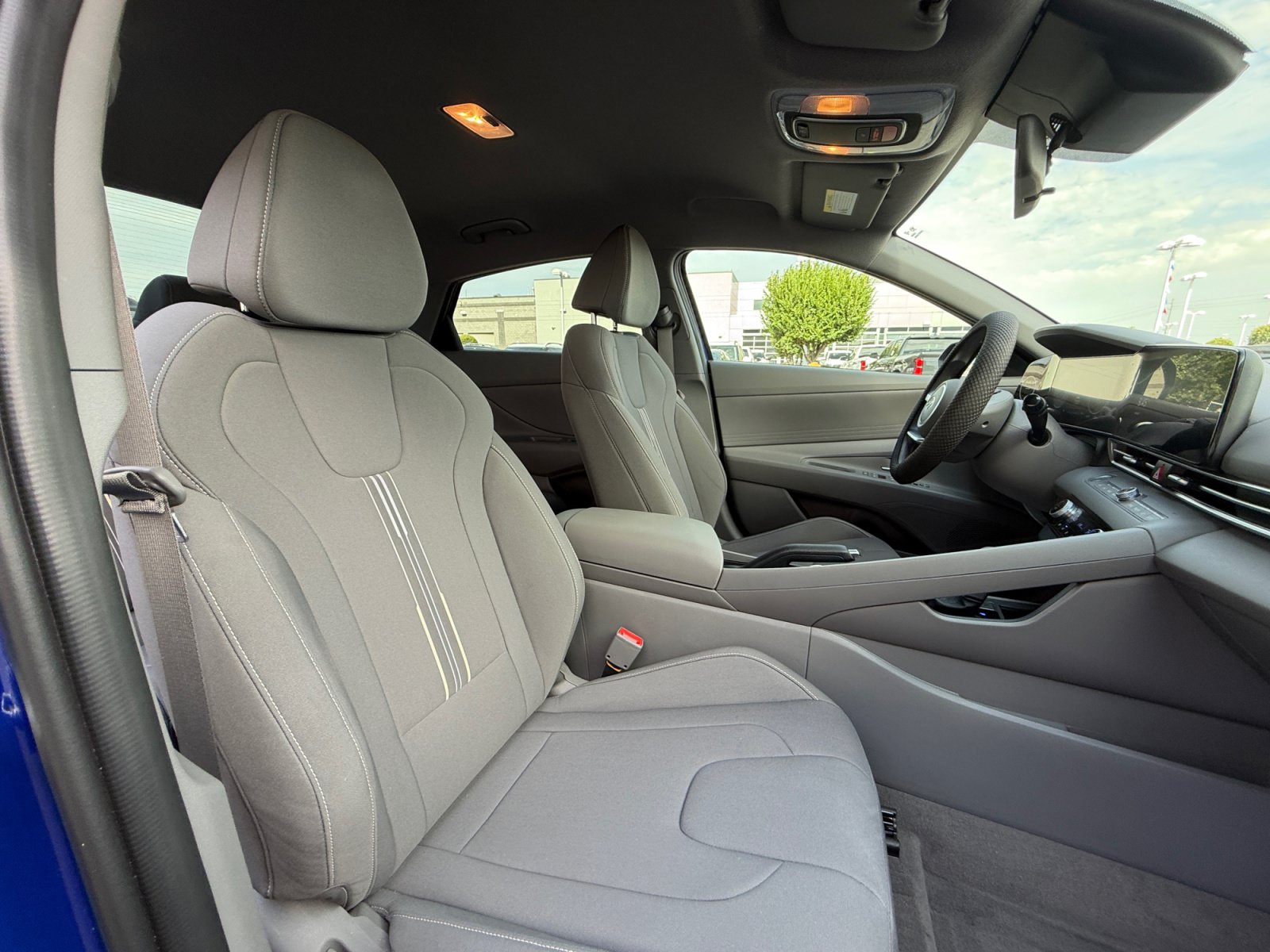Used 2024 Hyundai Elantra SEL FWD image 19