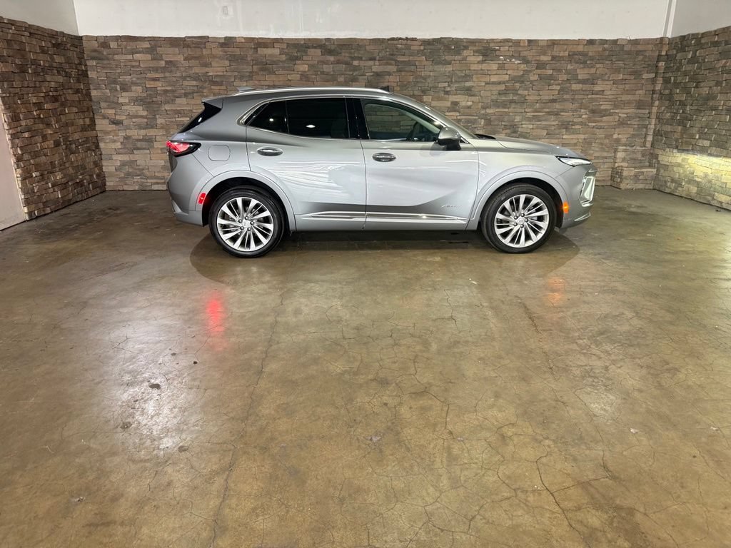 Used 2024 Buick Envision Avenir AWD/4WD image 4