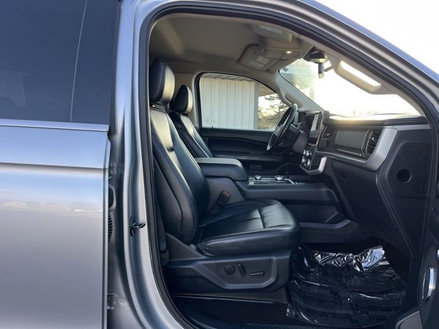 Used 2023 Ford Expedition Max XLT image 35